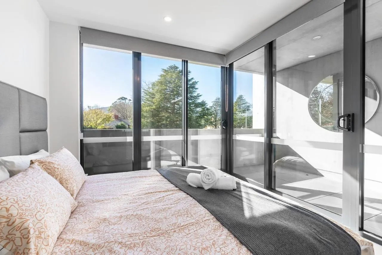Serain Residences Next To Canberra Centre 0*,