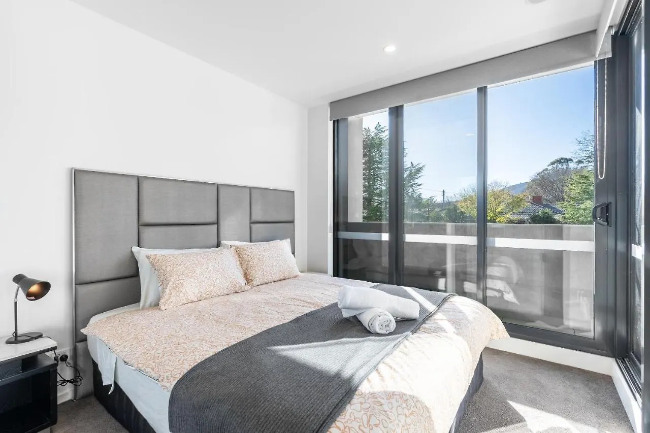 Apartment Serain Residences Next To Canberra Centre